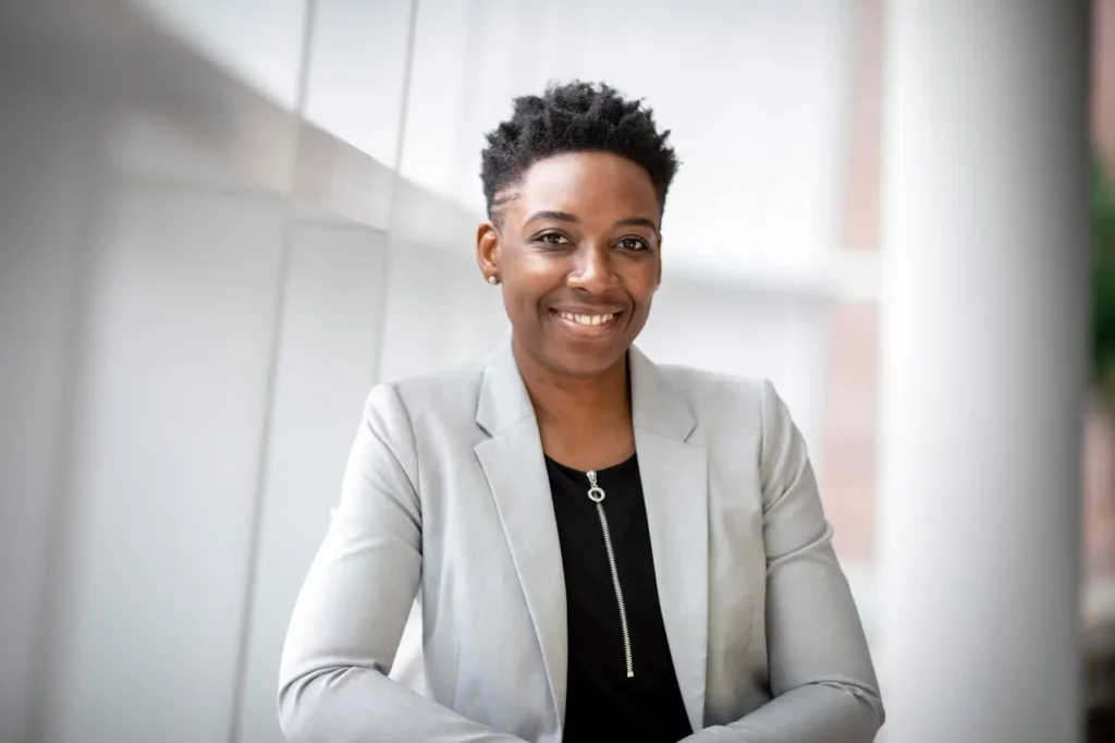 Realtor’s headshot displayed