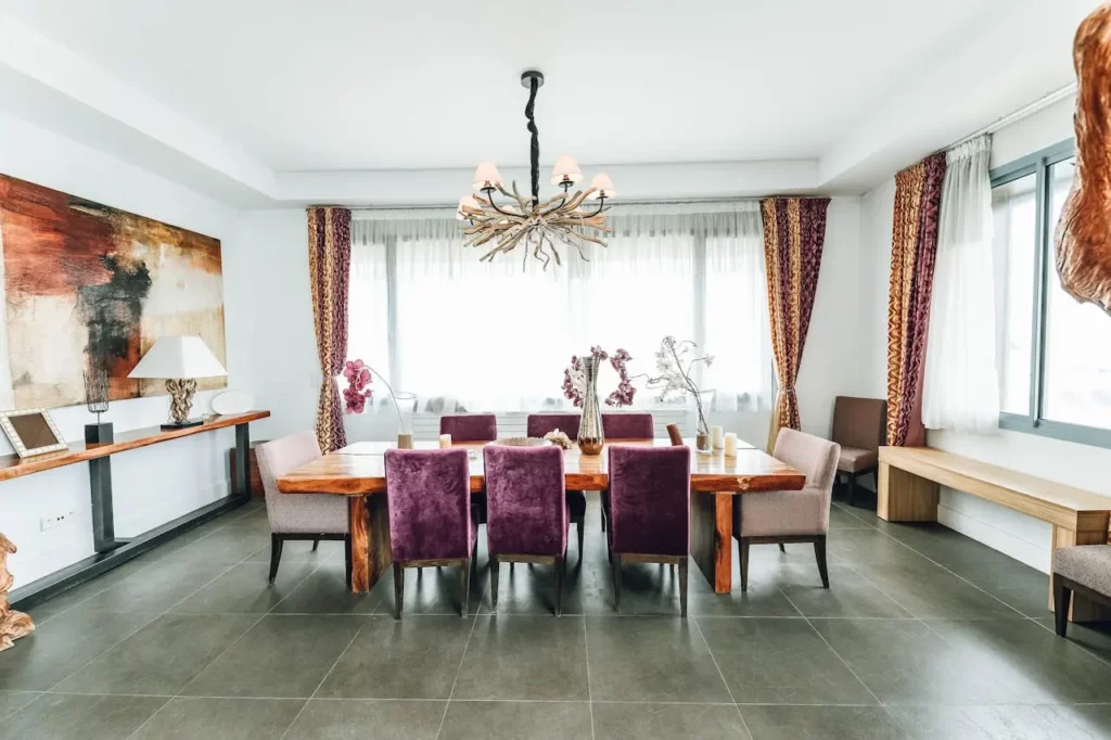 Quality photos grab buyers' attention and drive more interest.