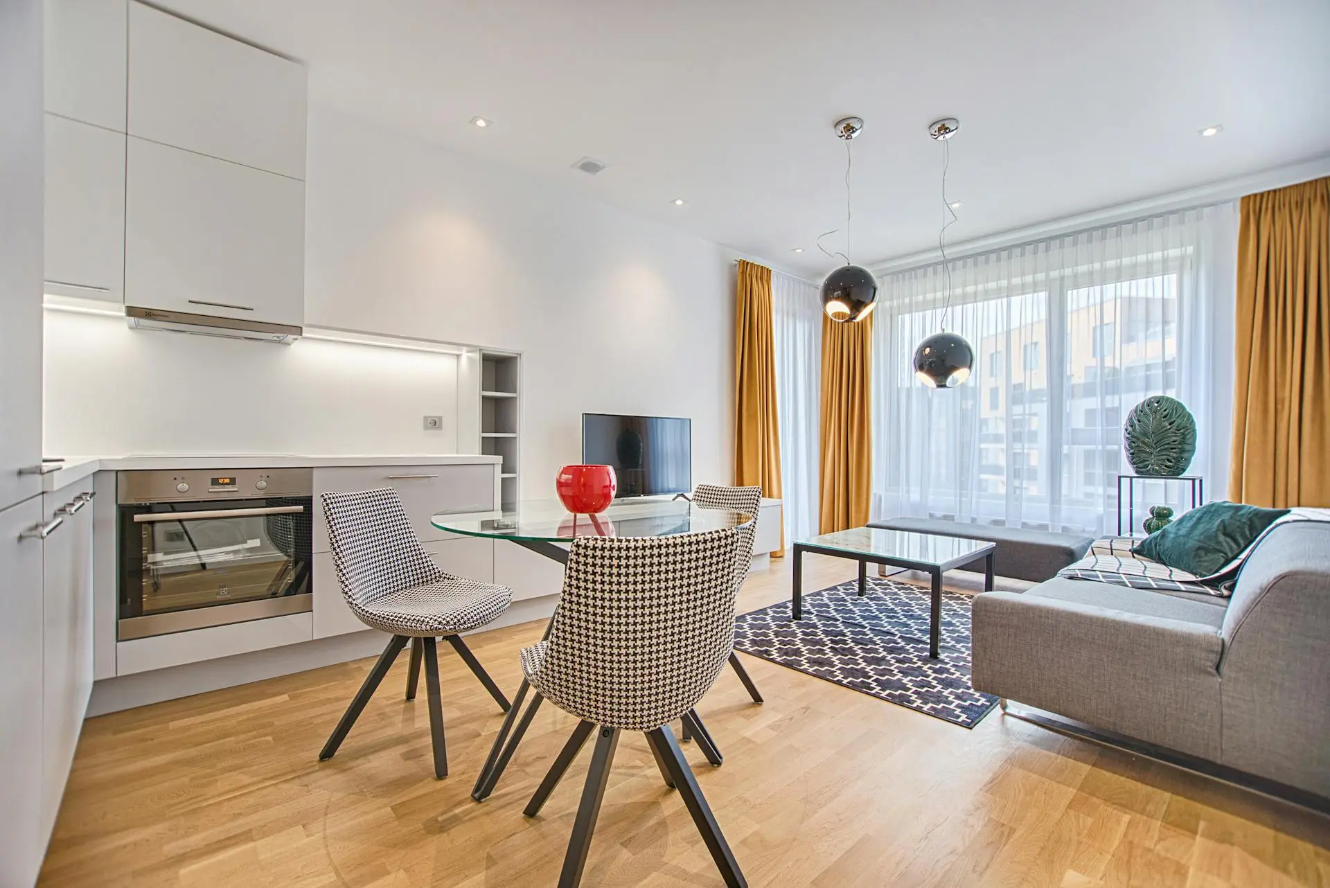 A successful open house starts with the right preparation and strategy.