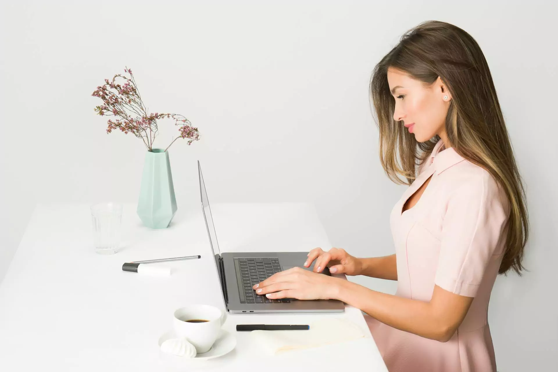 Boost engagement this spring with fresh, seasonal real estate content that speaks to buyers and sellers.