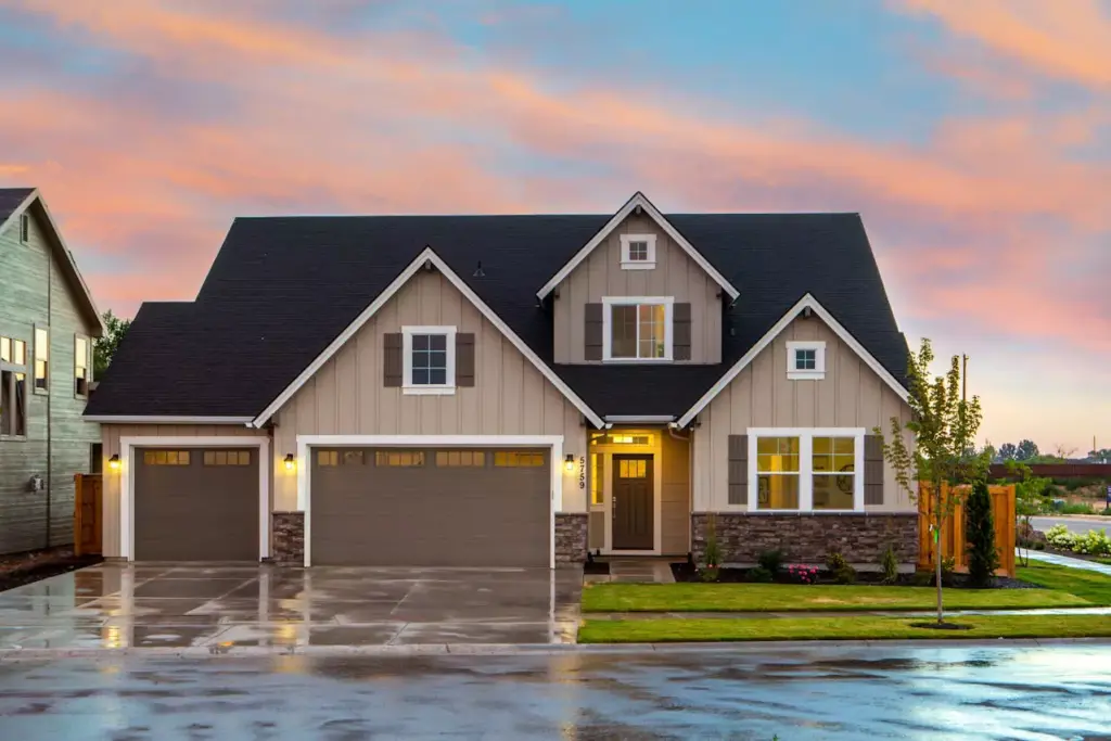 Quality visuals attract more clicks and build emotional interest in the home.