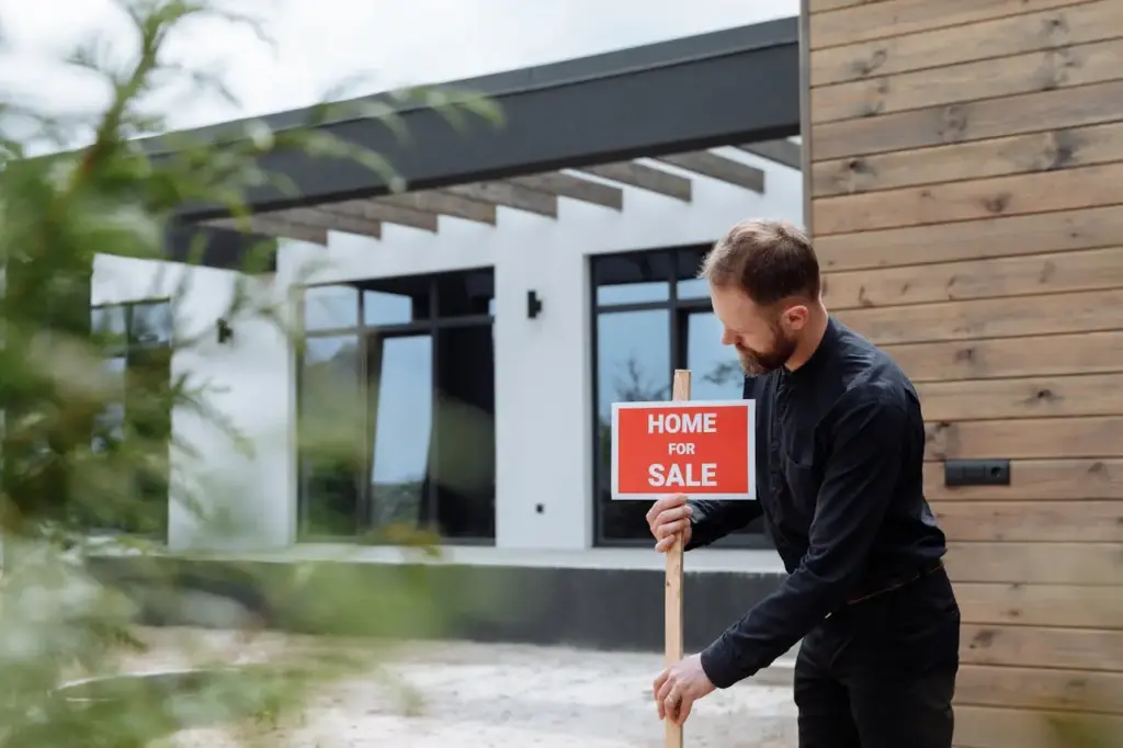 Use fresh, local imagery that resonates with summer buyers and sellers.