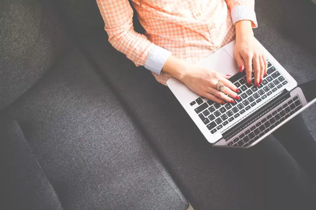 Help visitors find listings fast to increase inquiries.