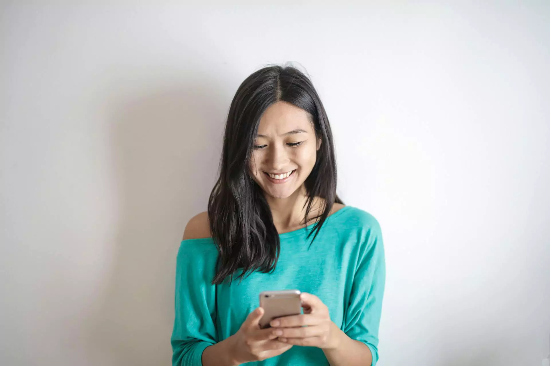 Use video to stop the scroll and start more conversations.