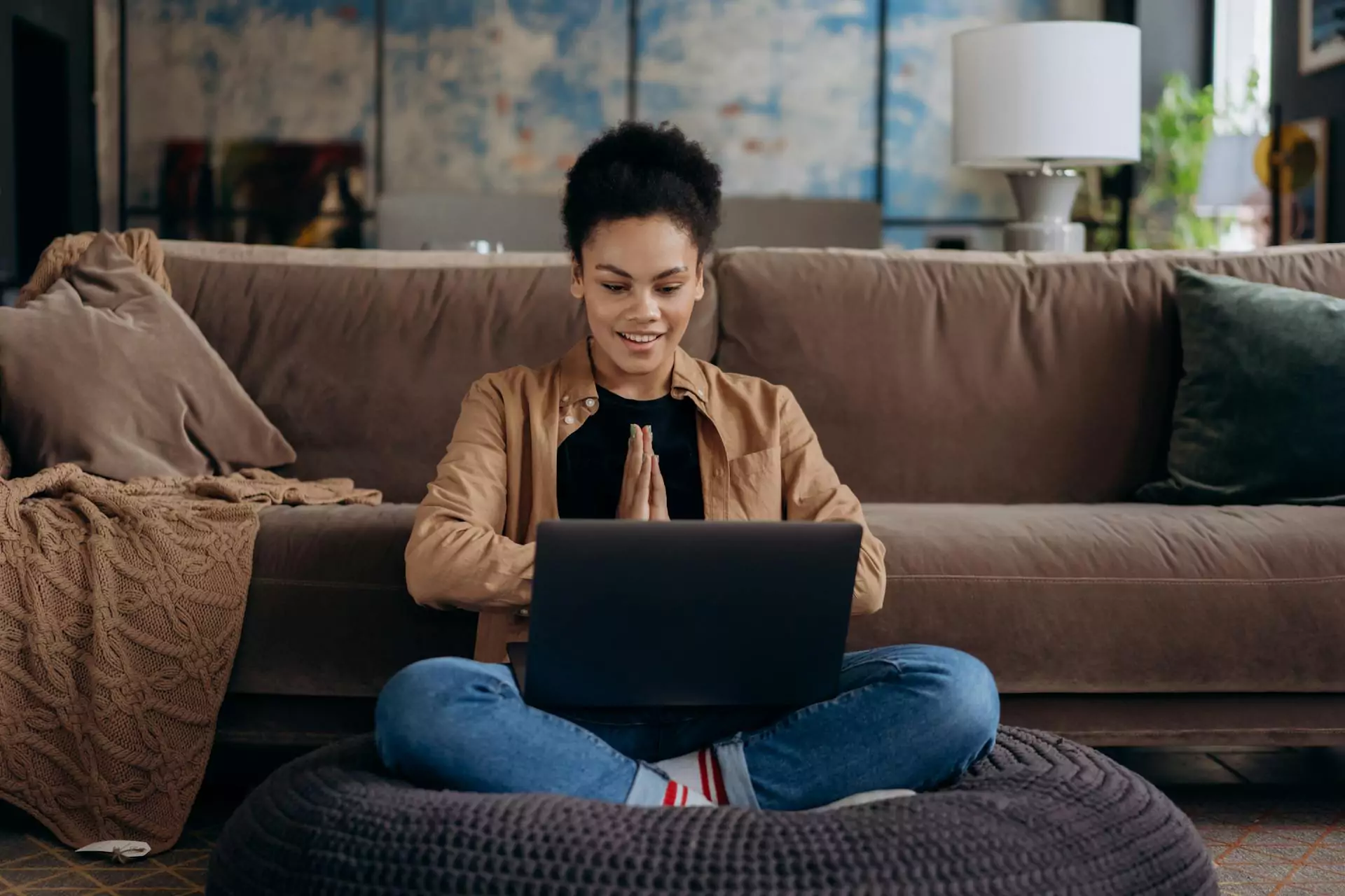 Want to stand out in a sea of sameness? Hyperlocal content is your secret weapon.