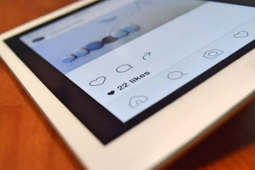 Seasonal visuals help social posts stand out in busy feeds.